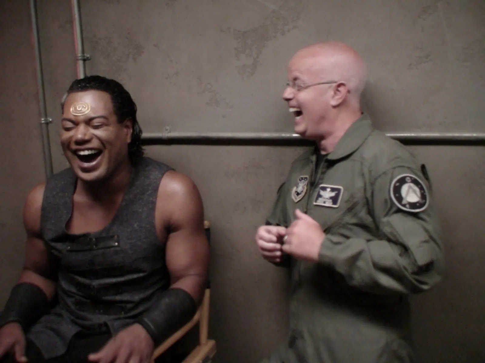 #Stargate BTS - @iamchrisjudge and @TheGaryJones share a laugh. Are they talking about me??? #SG1 #SGA #StargateSG1…