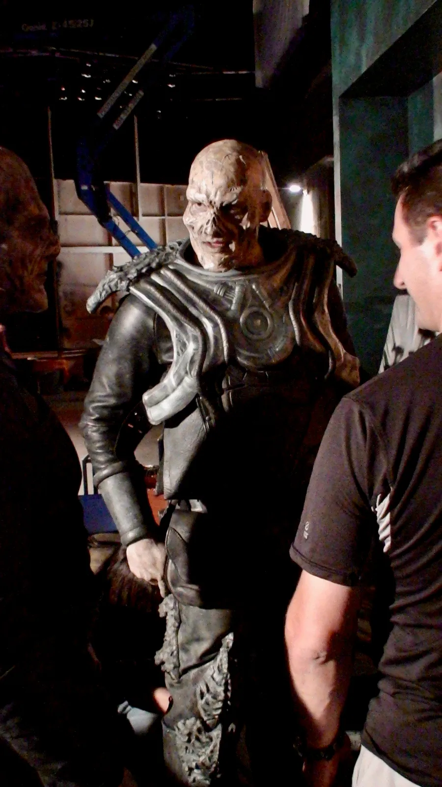 More BTS pics from the #Stargate vault - Relaxing with the wraith #Atlantis #SGA #StargateAtlantis