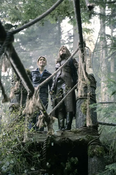 #SecretsOfStargate Stargate: Atlantis - "Missing" In the episode, Teyla and Jennifer must cross a rope bridge. Teyla is…