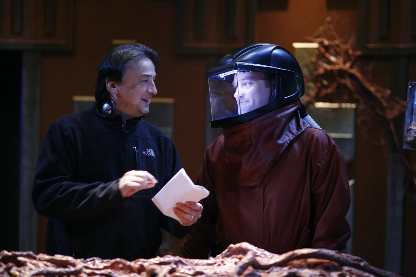 Behind the scenes on #StargateAtlantis - "The Seed" Director Will Waring and @dhewlett, practicing physical distancing…