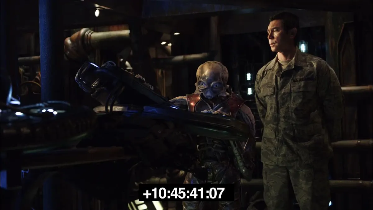 #Stargate #Universe #SGU BTS - Outtake @LouDPhillips brings the jokes!