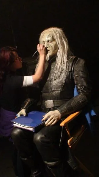 Final touches on Todd - Behind the scenes on Stargate: Atlantis