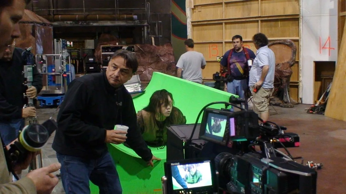 Behind the scenes on Stargate: Atlantis - Director Will Waring directs the well-crawling scene from "Whispers"