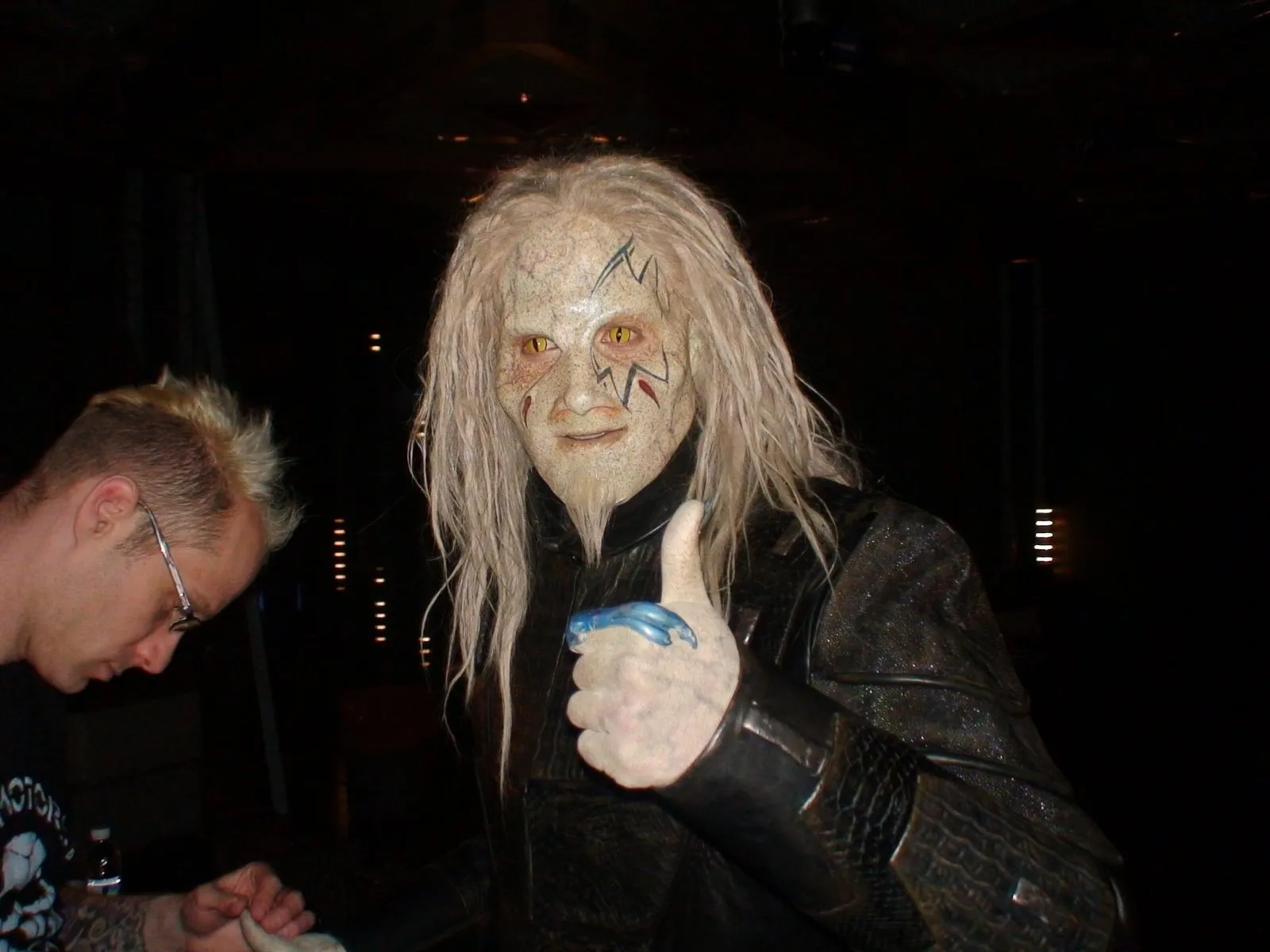 #Stargate BTS. Todd gives the thumbs up! @SyfyUK @SyfyAU @SyfyDE @Syfybr @Syfyla @SyfyAsia @Syfy_Spain @Syfyfr