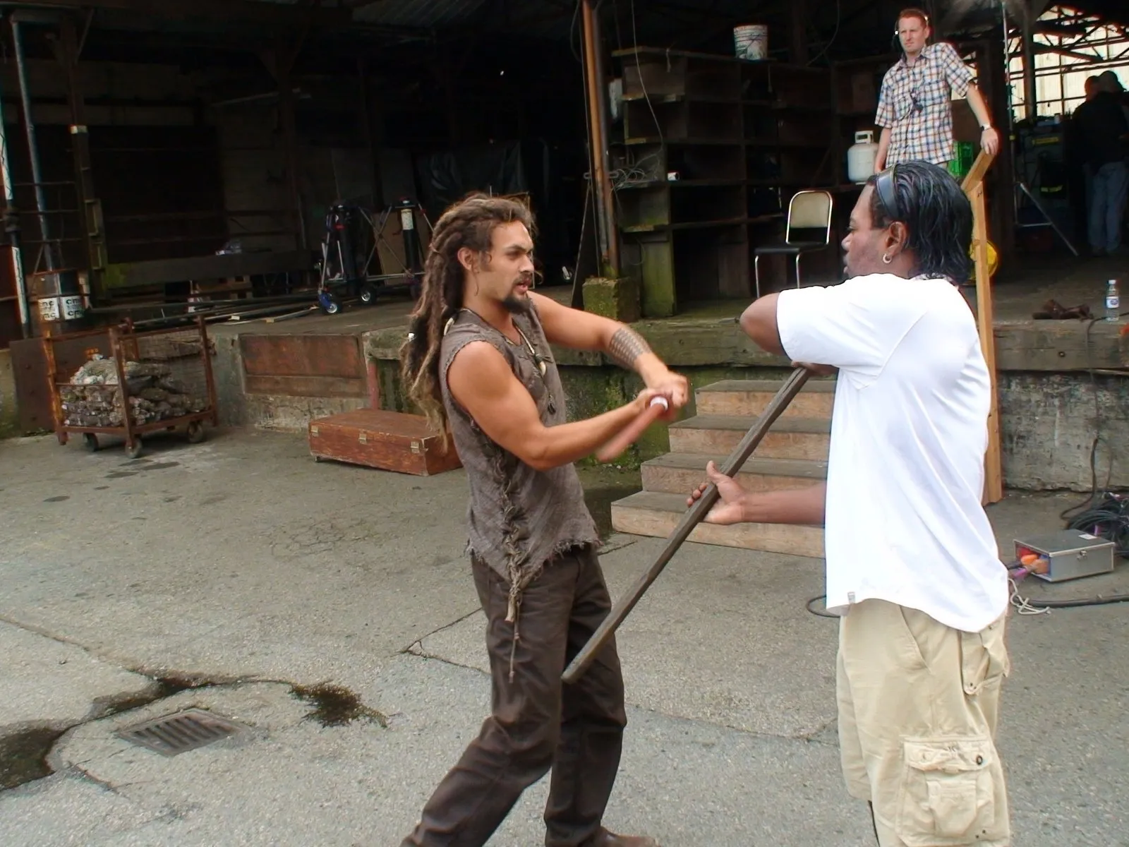 Stargate: Atlantis behind the scenes - "Midway" Jason Momoa and @iamchrisjudge working on their finishing moves.…