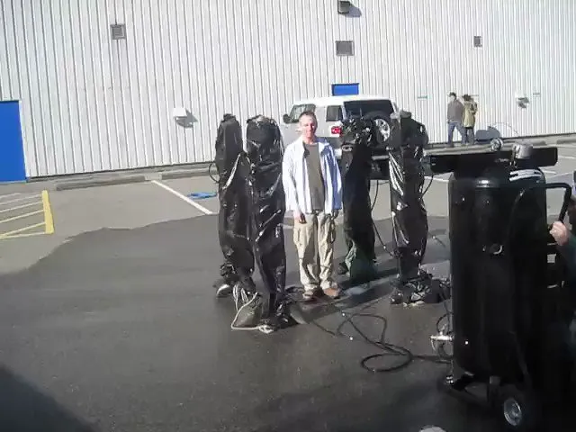 Behind the scenes on Stargate: Universe - Testing the shower gag (kino) @MGMTelevision @MGM_Studios @stargatecommand…