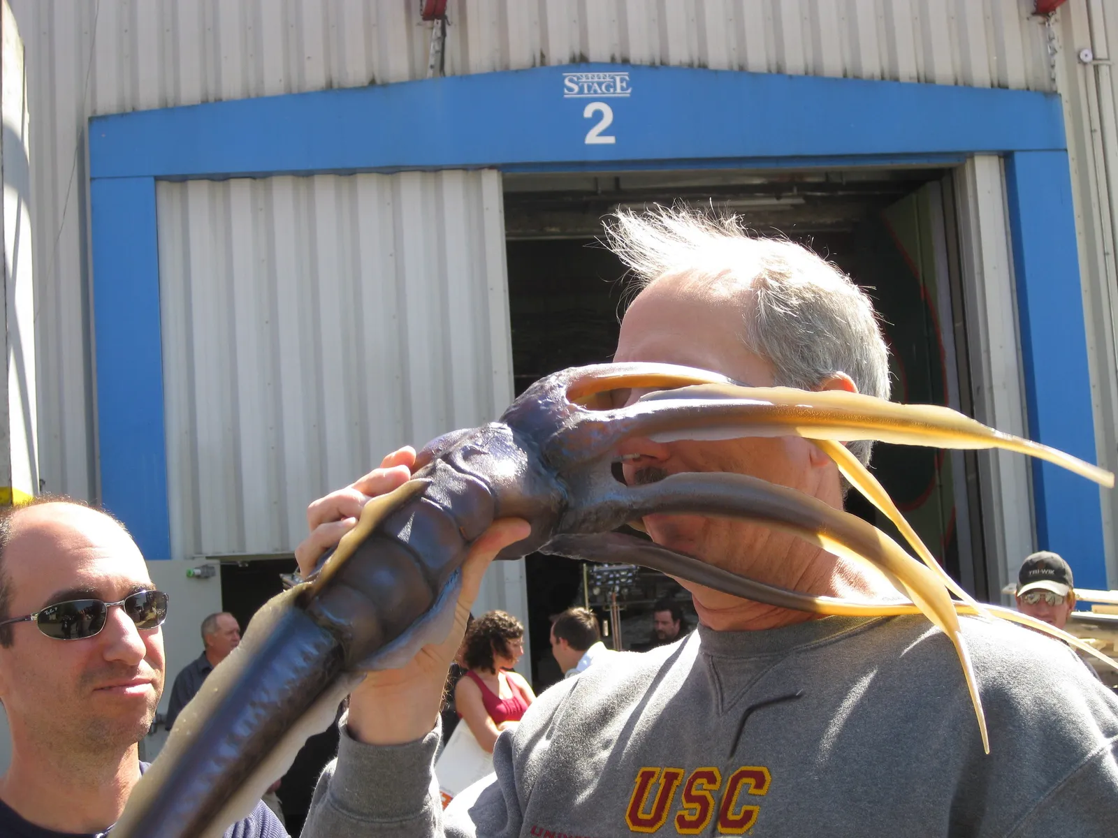 Behind the scenes on Stargate: Universe @cpbinder identifying the gender of the time squid. @MGMTelevision @MGM_Studios…