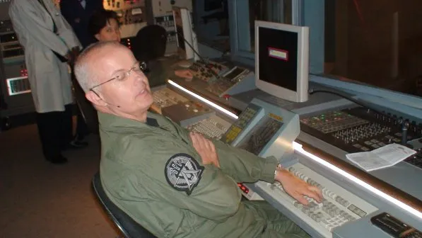 Stargate BTS - @TheGaryJones at the controls! @MGMTelevision @MGM_Studios @stargatecommand #StargateAlive